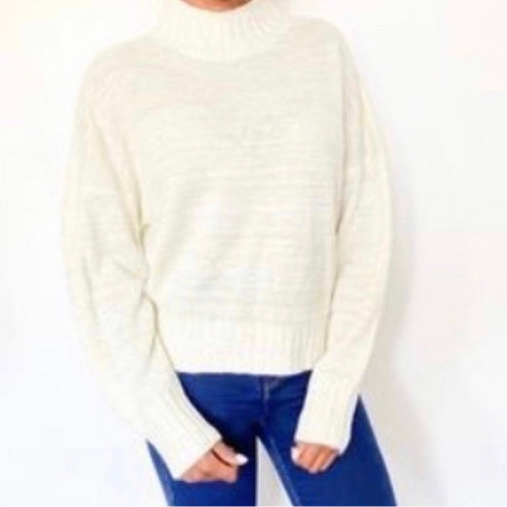 New! Nsr Mock Neck Cream Ivory With Gold Shimmer Stitching Long Sleeve Sweater
